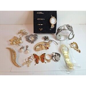 Lot Of 15 Avon Jewlery, Watches, Rings, Brooches, Earrings, Bracelet Vtg READ